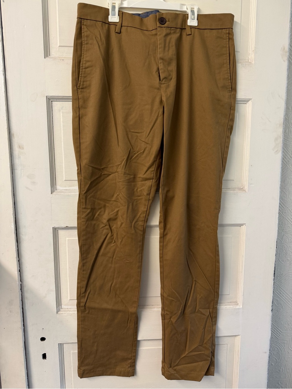 Old Navy Men's Chinos in Tan Brown